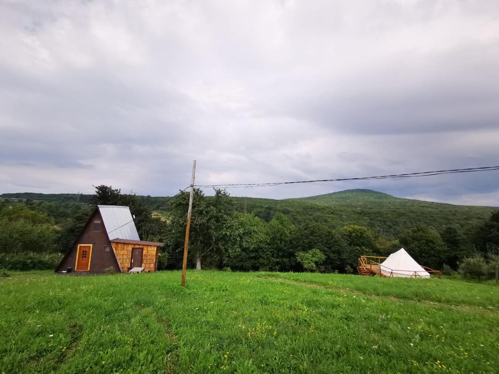 Вилла Livada Becica Carbunari  Экстерьер фото